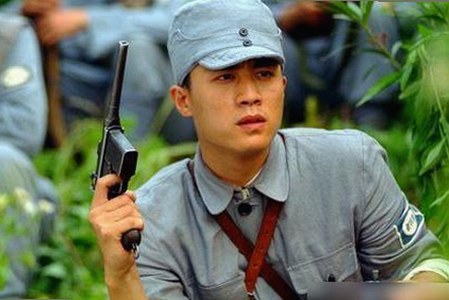 最新娱乐热点大揭秘：谁在引发话题风暴？